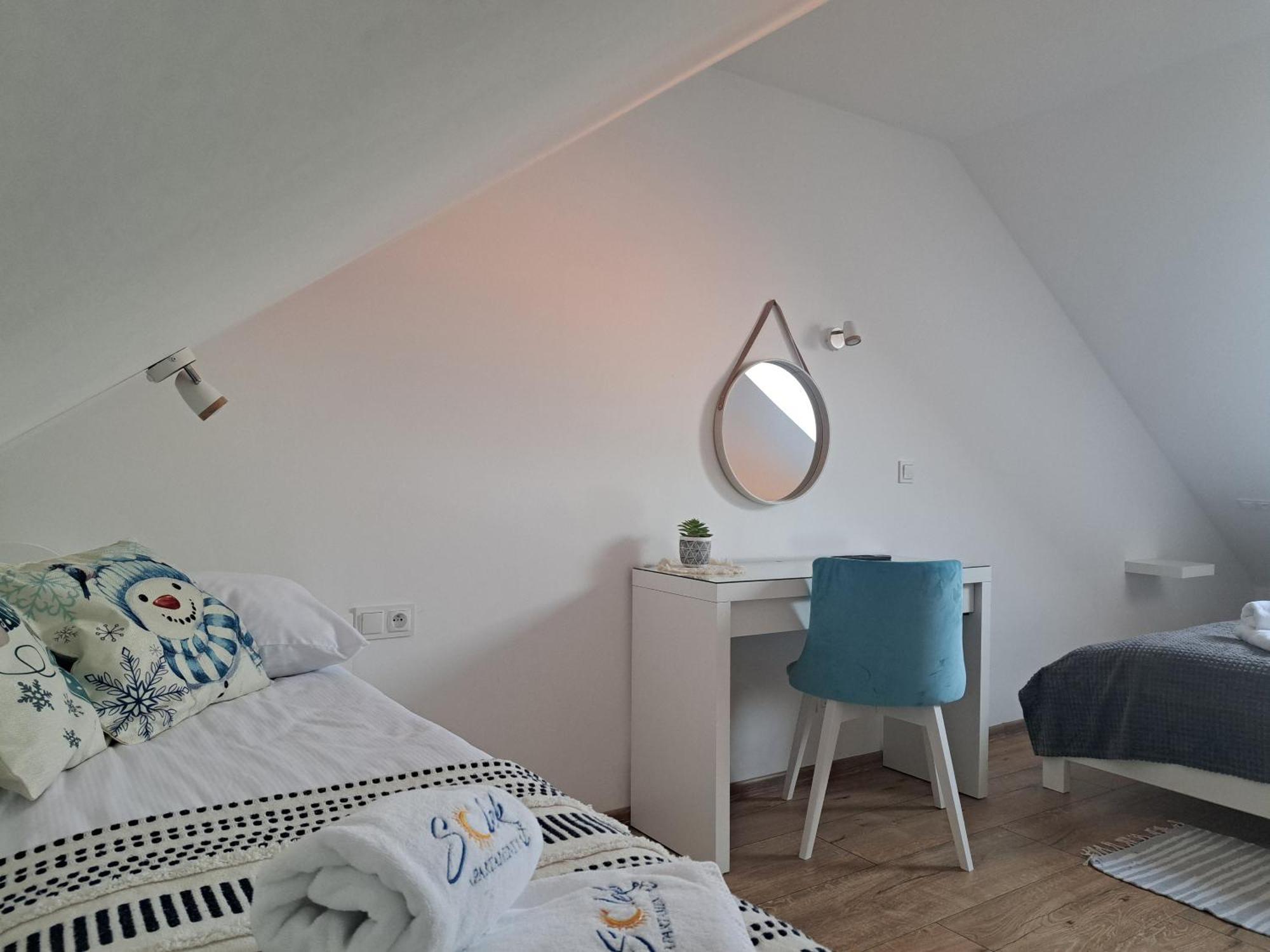 Solek Apartamenty I Pokoje Goscinne เมียลโน ภายนอก รูปภาพ