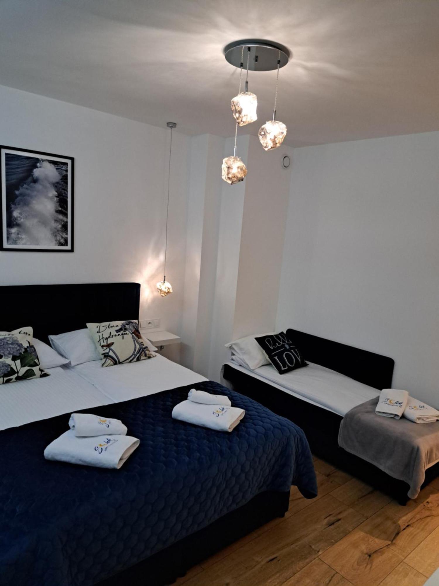 Solek Apartamenty I Pokoje Goscinne เมียลโน ภายนอก รูปภาพ