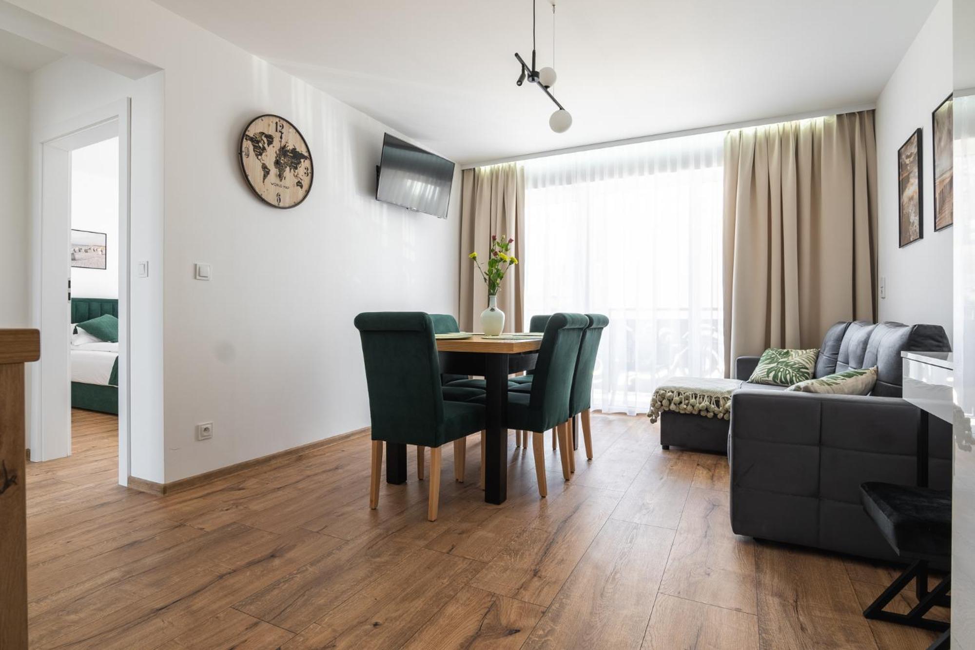 Solek Apartamenty I Pokoje Goscinne เมียลโน ภายนอก รูปภาพ