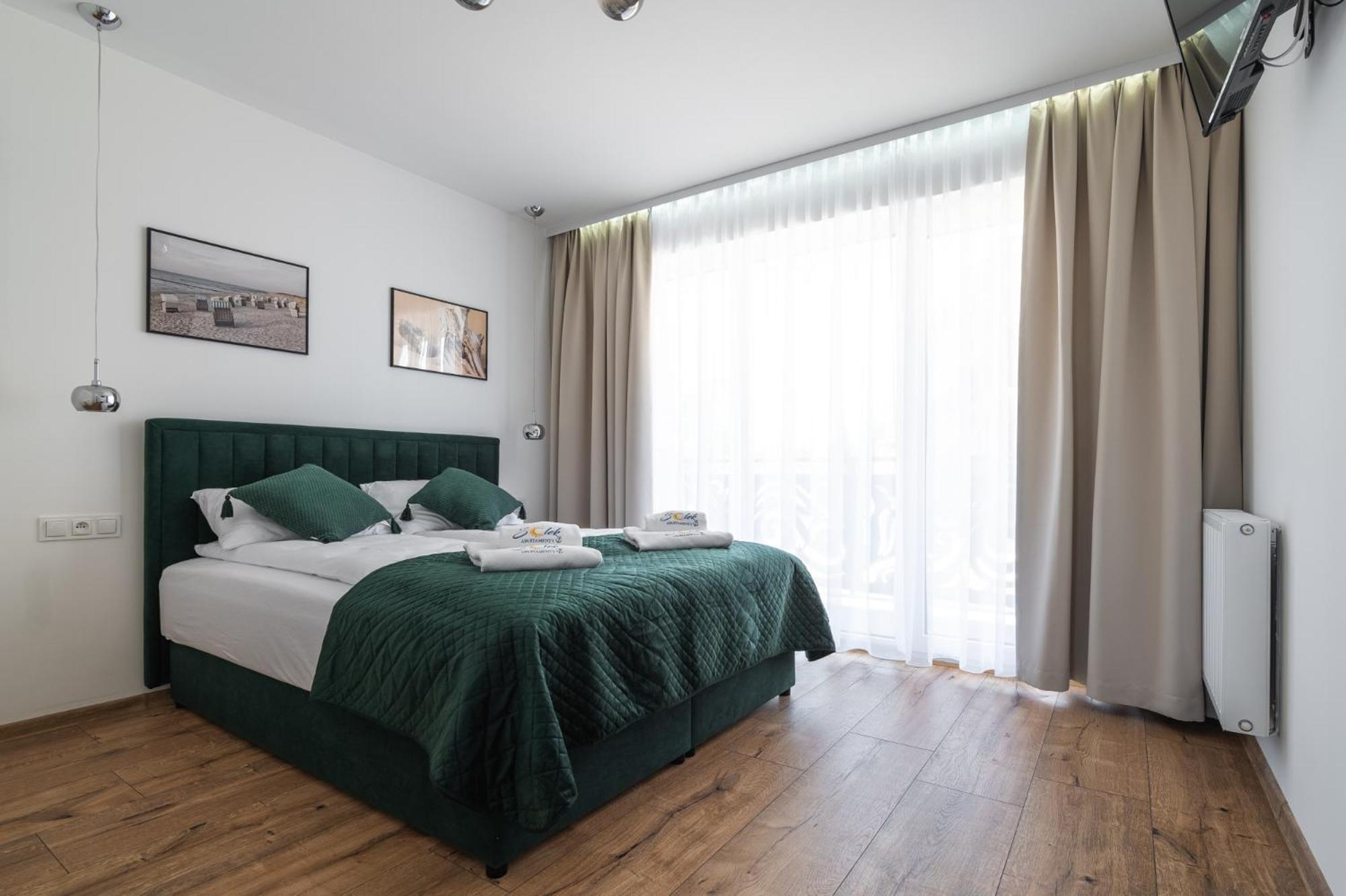 Solek Apartamenty I Pokoje Goscinne เมียลโน ภายนอก รูปภาพ