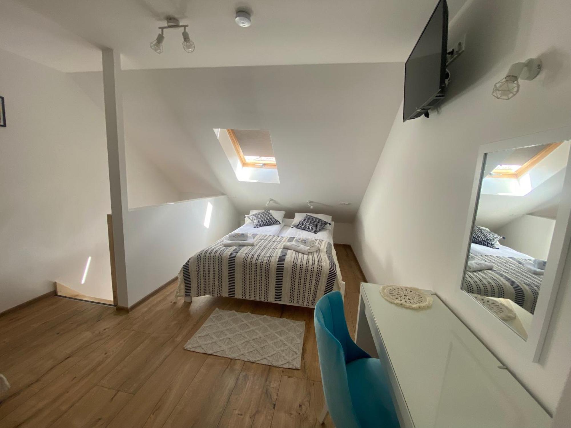 Solek Apartamenty I Pokoje Goscinne เมียลโน ภายนอก รูปภาพ